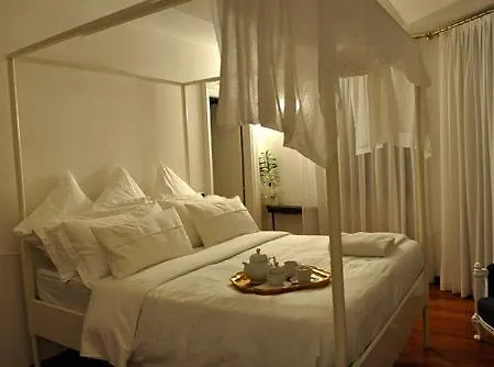 Opera 01 Maison De Charme Bed & Breakfast 4*