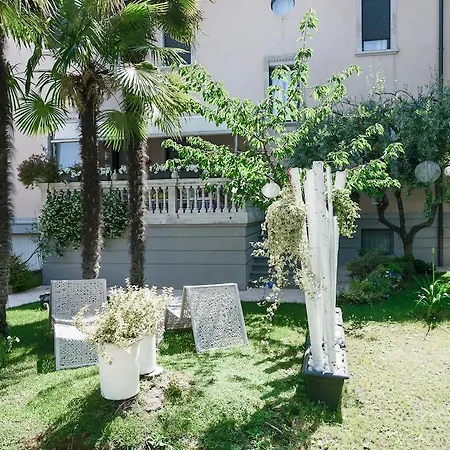 Opera 01 Maison De Charme Bed & Breakfast